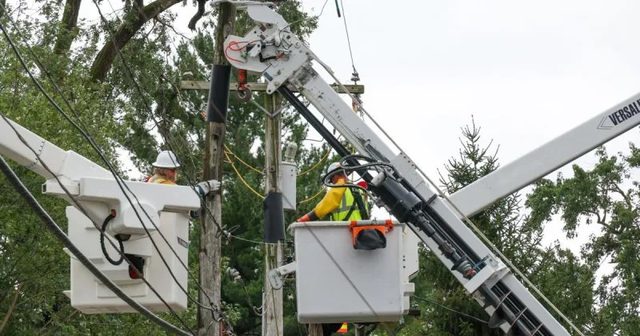 More than 4,300 lost power in Northwest Indiana Friday night, with nearly 1,000 still out after strong winds